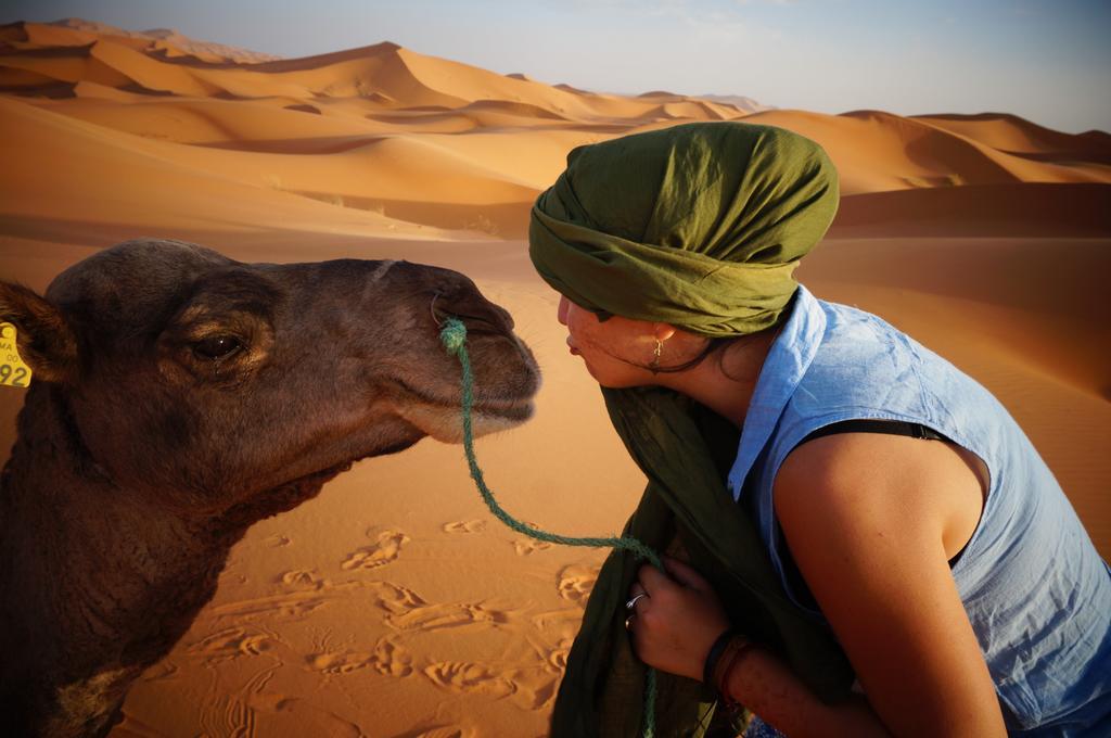 Sahara Camel Tours Camp Hotel เมอร์ซูกา ห้อง รูปภาพ