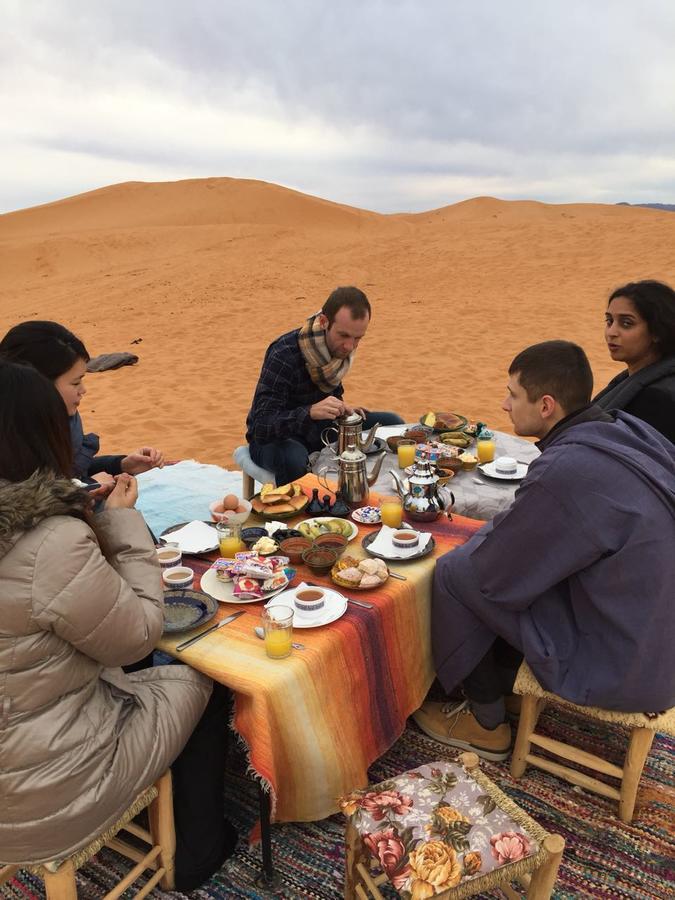 Sahara Camel Tours Camp Hotel เมอร์ซูกา ภายนอก รูปภาพ